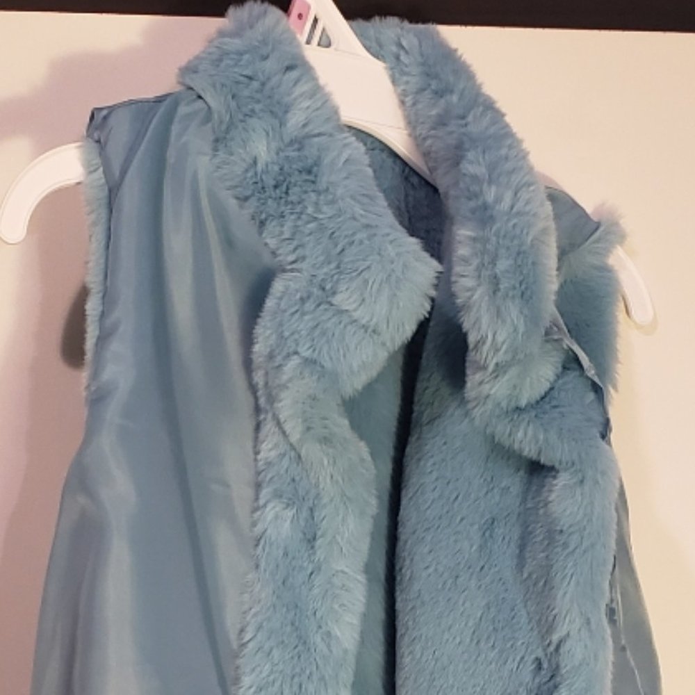 EPIC THREADS FAUX FUR BLUE JACKET VEST - Picture 4 of 5